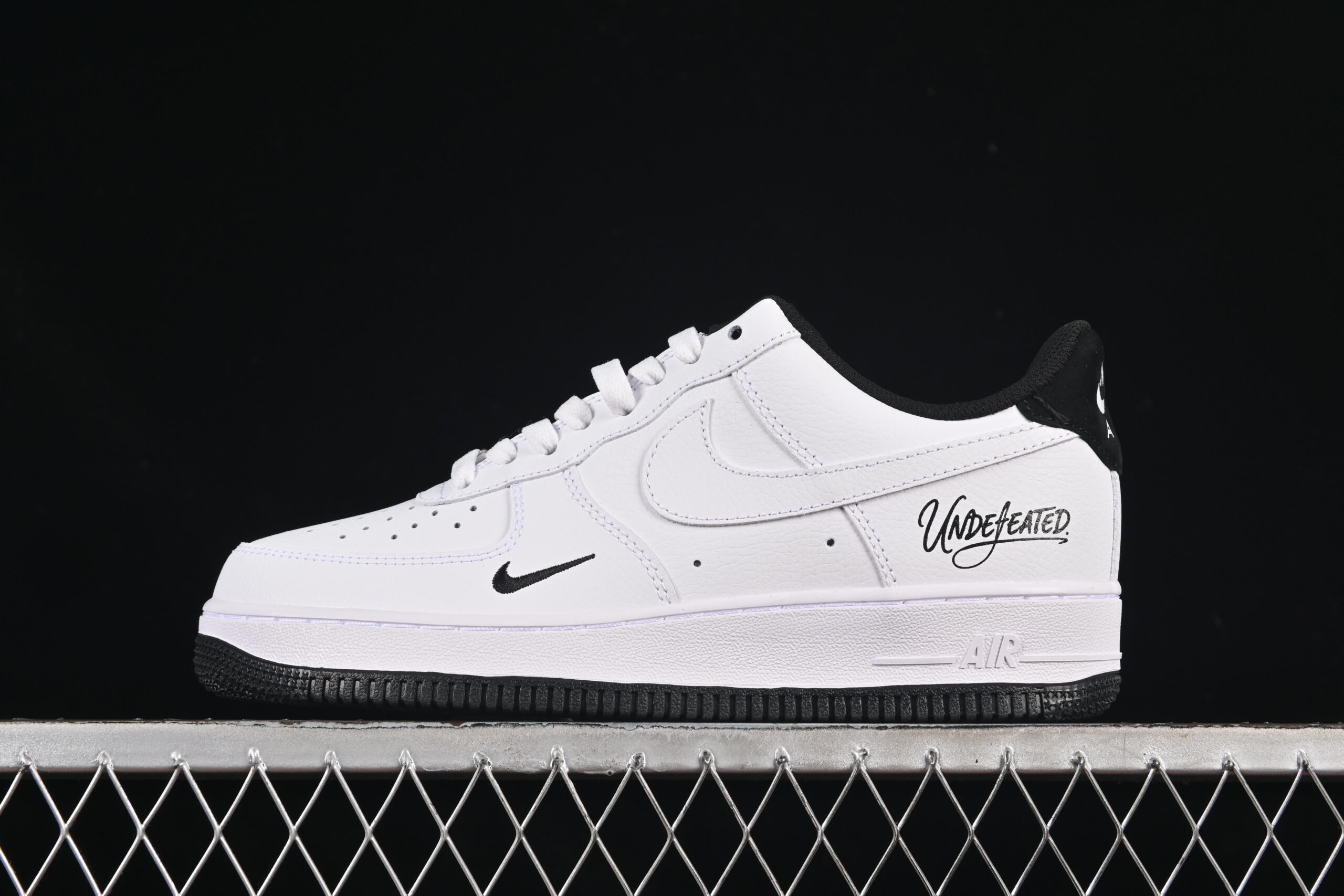 Undefeated x Nike Air Force 1'07 Low White Black Air Force 1 Low Top Casual Skate Shoes ZH0316-102
